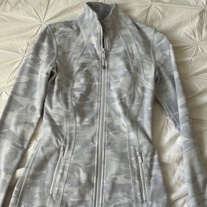 Lululemon Incognito white camo define jacket size 4